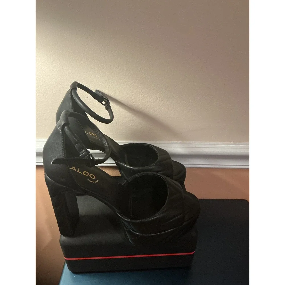 ALDO Black Quilted Platform Wedge Heels Ankle‎ Strap Sandals Women's Size 8.5